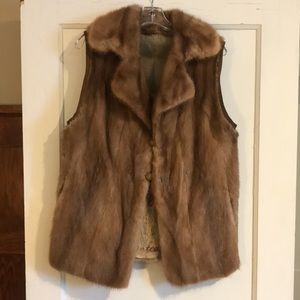 Reversible Mink vest meticulously crafted lined pockets, trim suede arms! A gem!